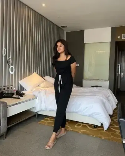 Call Girls Kaushambi Cash On Delivery